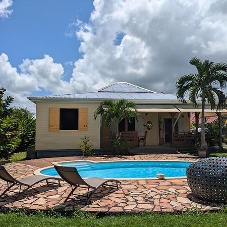 Charmante Villa Creole Climatisee, Jardin Tropical Et Piscine Prives Lamentin Exterior photo