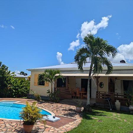 Charmante Villa Creole Climatisee, Jardin Tropical Et Piscine Prives Lamentin Exterior photo