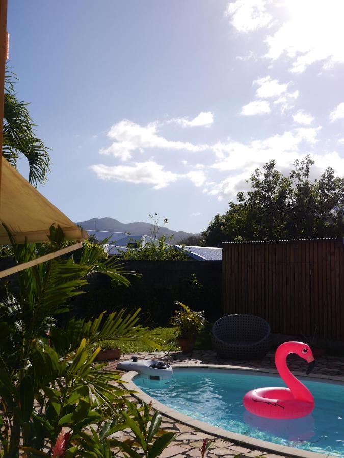 Charmante Villa Creole Climatisee, Jardin Tropical Et Piscine Prives Lamentin Exterior photo